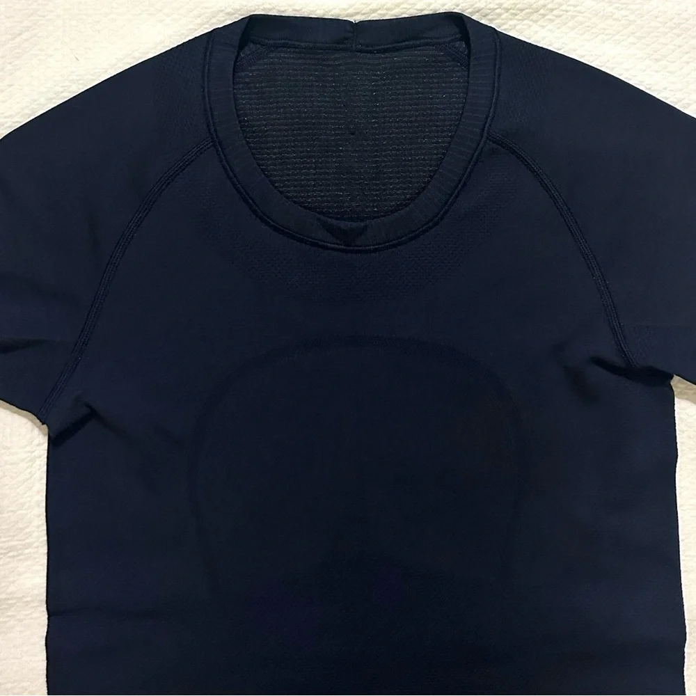 Lululemon *Limited Edition Swiftly Tech Short Sleeve Crew - True Navy SZ 6